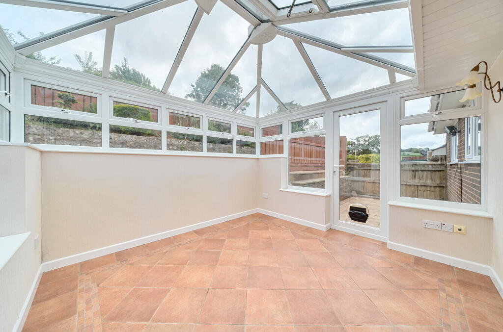 1304198-11-683f3d...