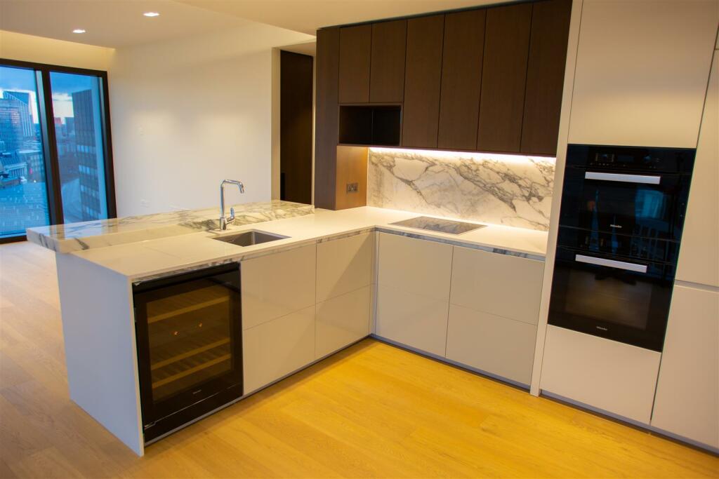 Kitchen1.jpg