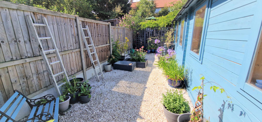 GRAVEL AREA