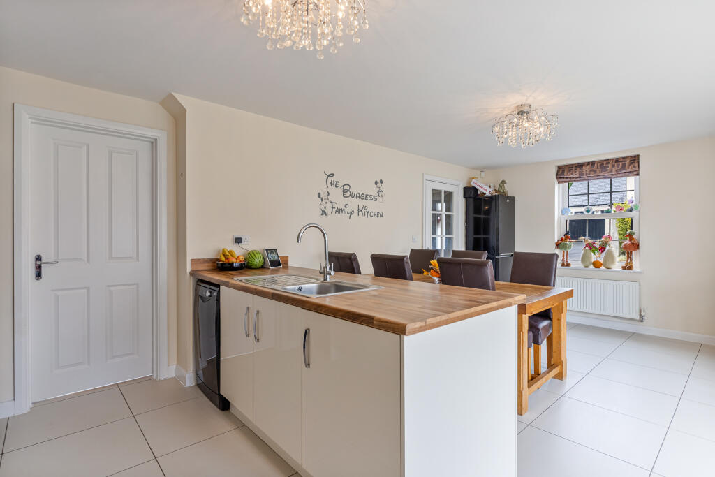 A18 - 16 Orchard Road, Brixton - 250919