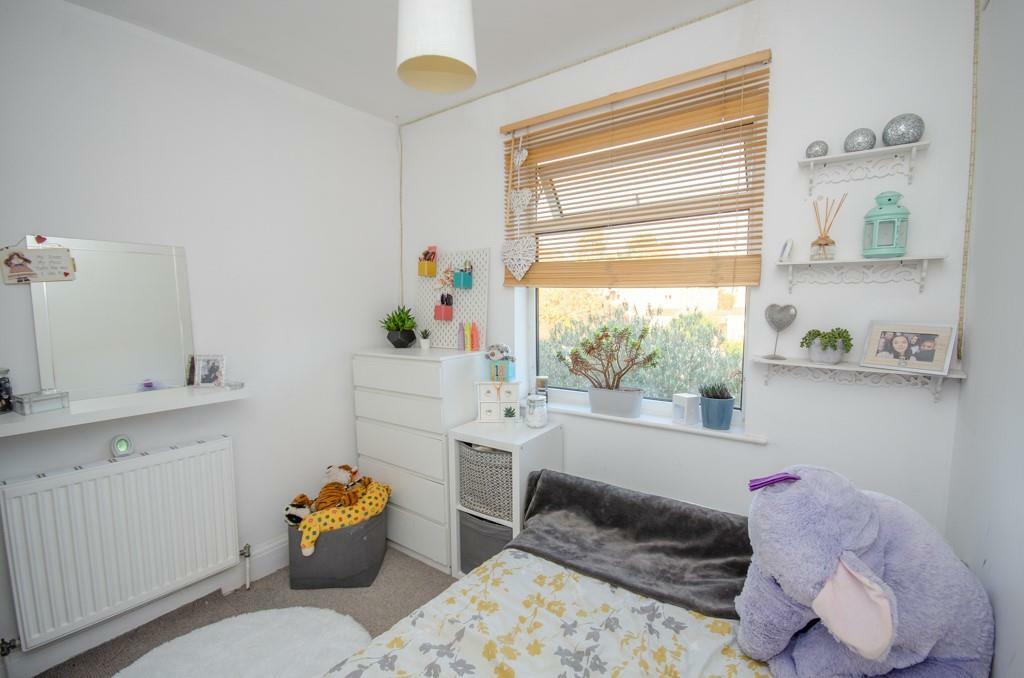 Bedroom three pic 2.jpg