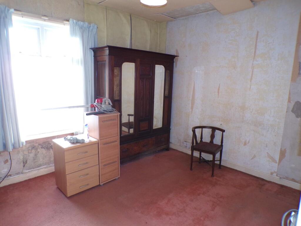 ScotlandSt18bed1.JPG