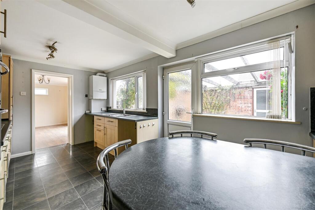Kitchen / Breakfast Room