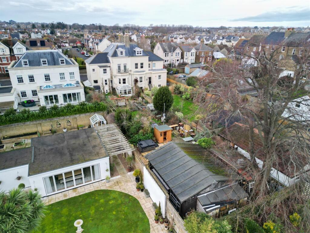 Dover Road Walmer1.jpg