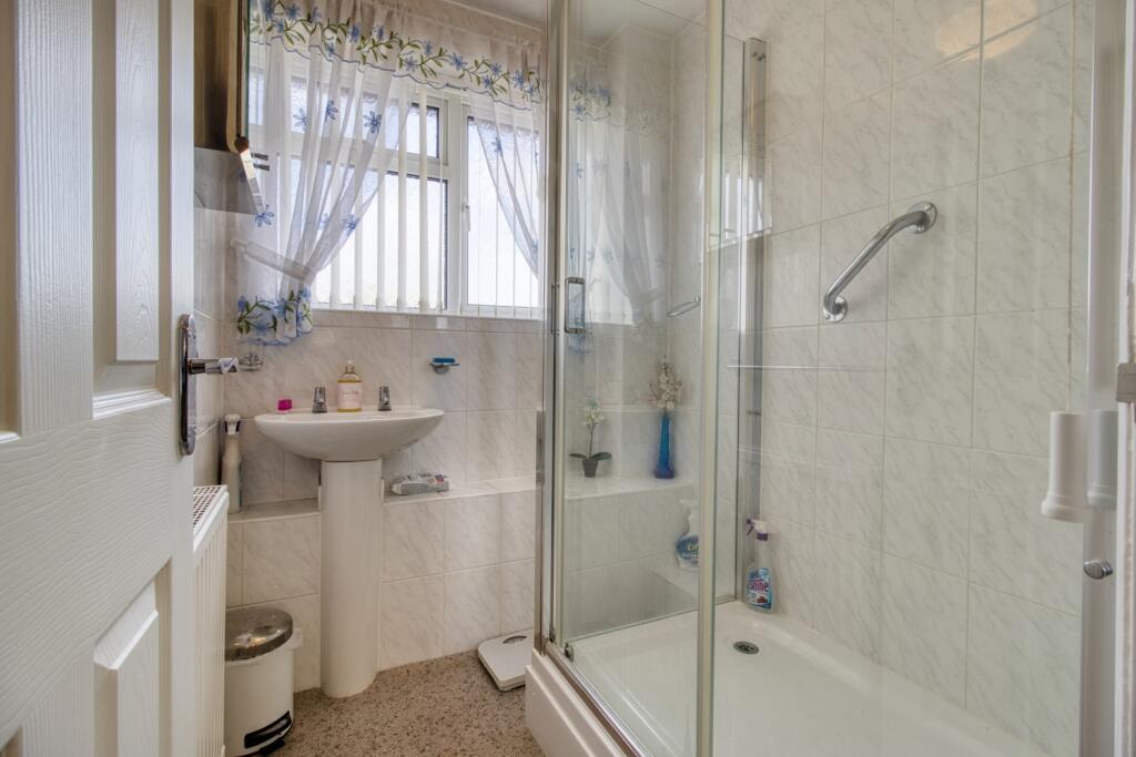 Shower Room - EweMove Swindon South