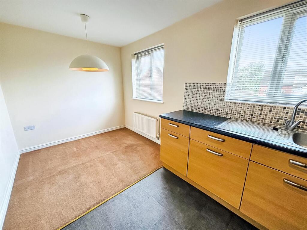 Fitted Dining Kitchen: