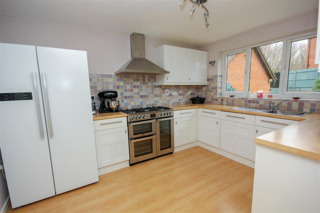 Kitchen..jpg