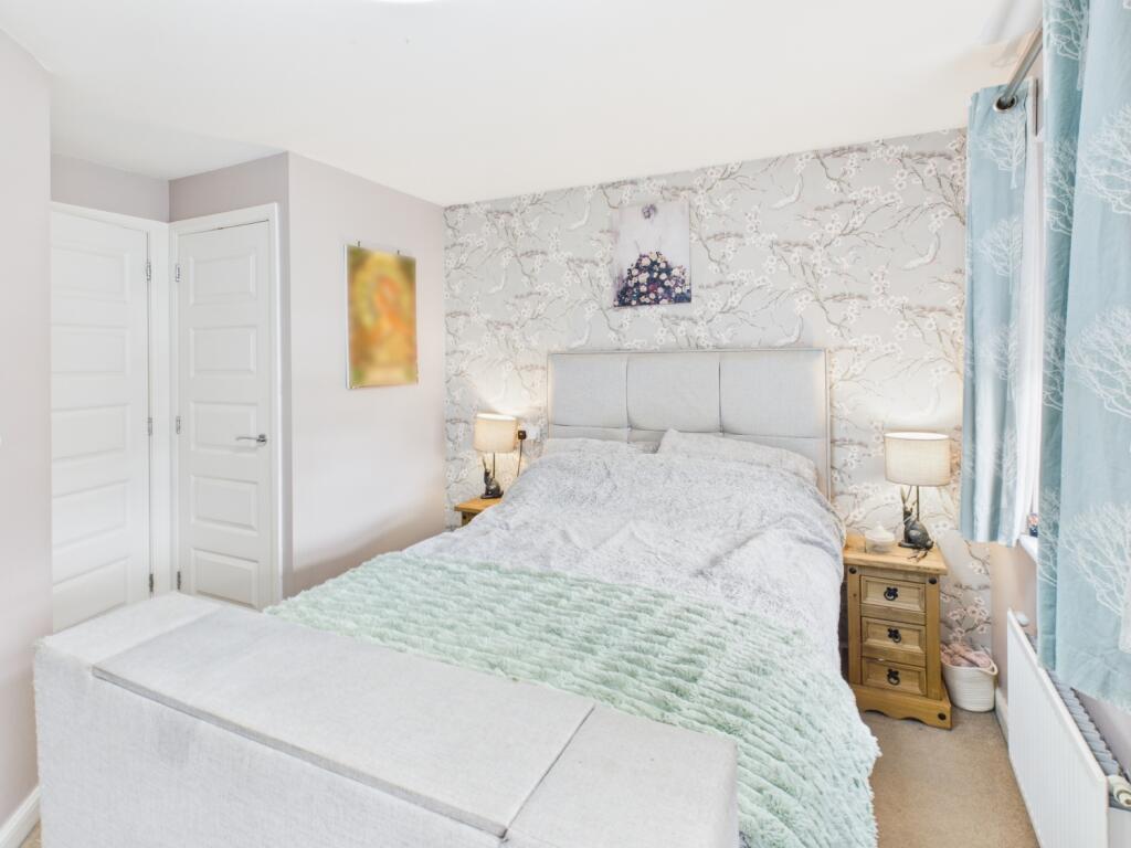 CAM03729G0-PR0131-STILL007