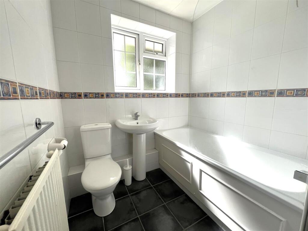 family bathroom.jpg