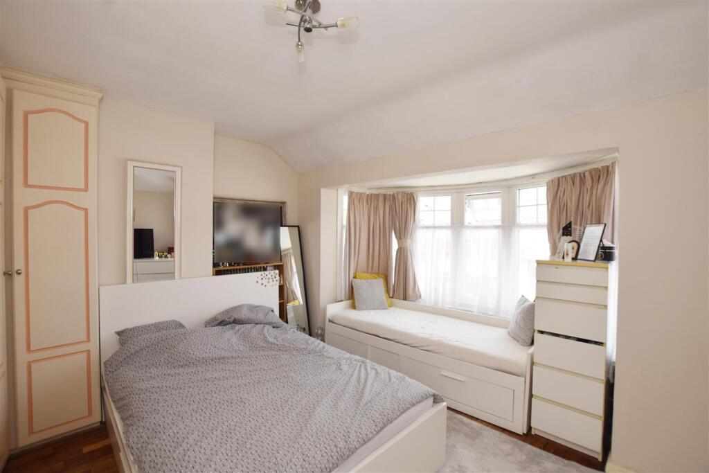 Bedroom 1.. copy.jpg