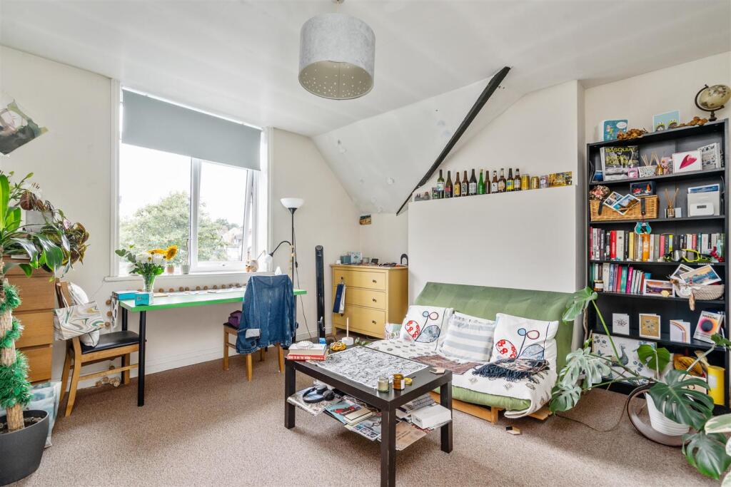 10, 121 Sandford Road_4.jpg