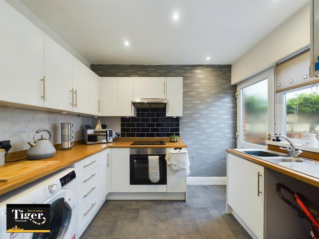 CAM02176G0-PR0337...