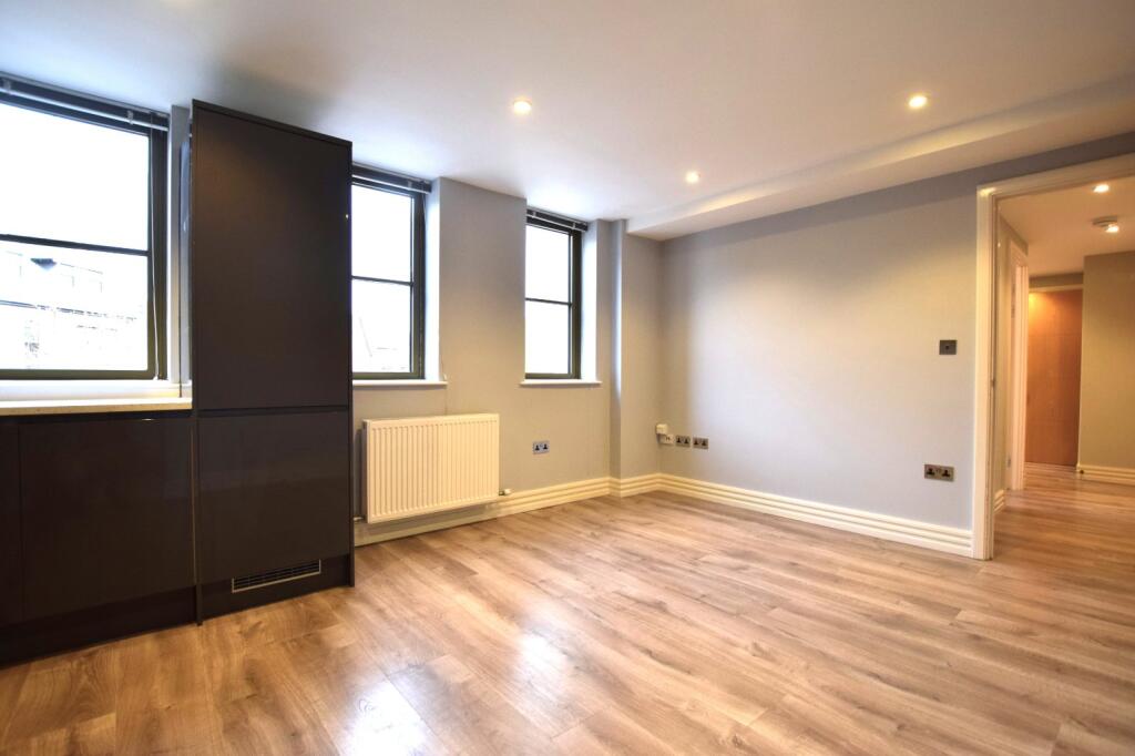 Kitchen/Reception