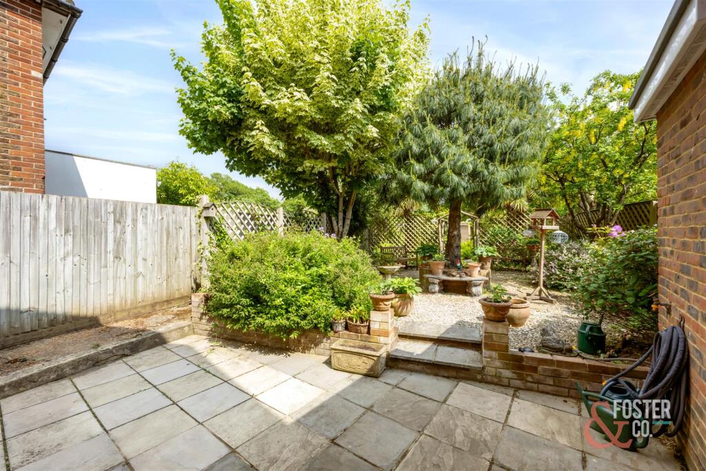 London Road, Berrylands Cottages, 3-016.JPG