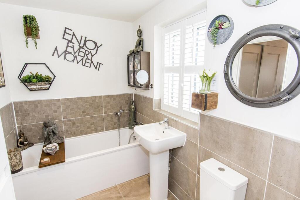 (En-Suite Photo Two)