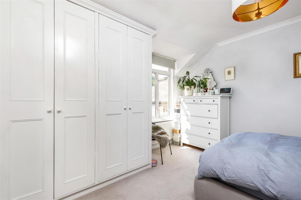 30 son___flat_3_317_upper_richmond_road_west___12.