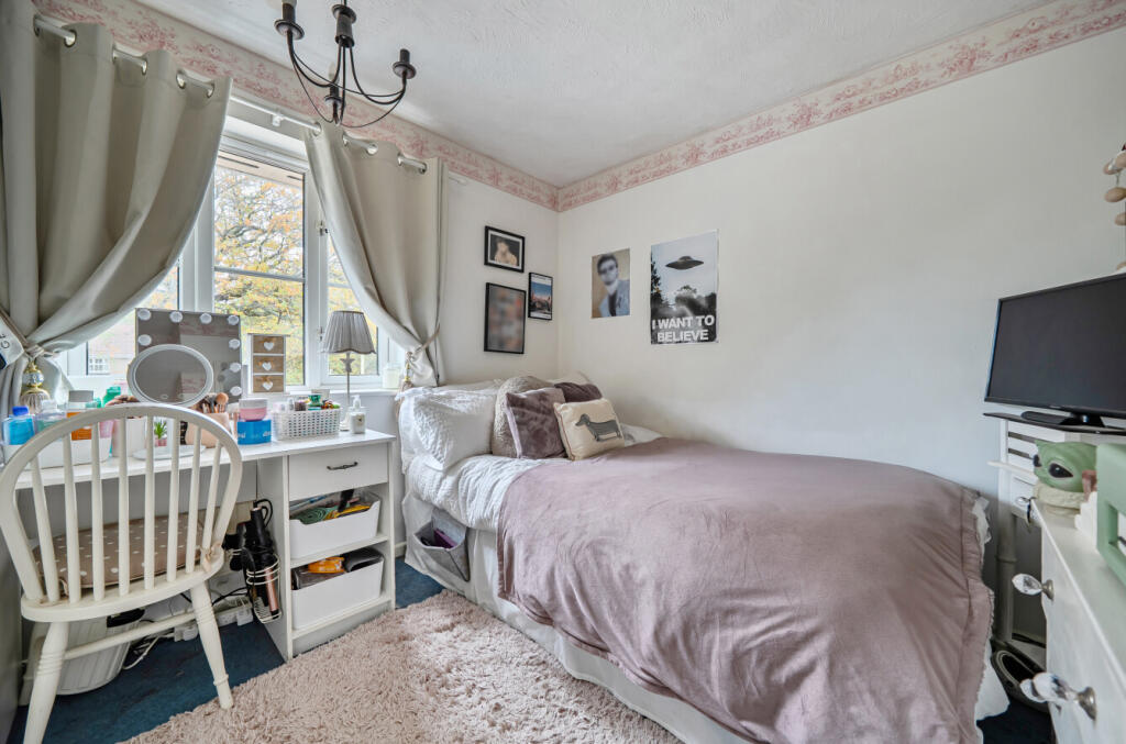 1373213-6-690a07e...