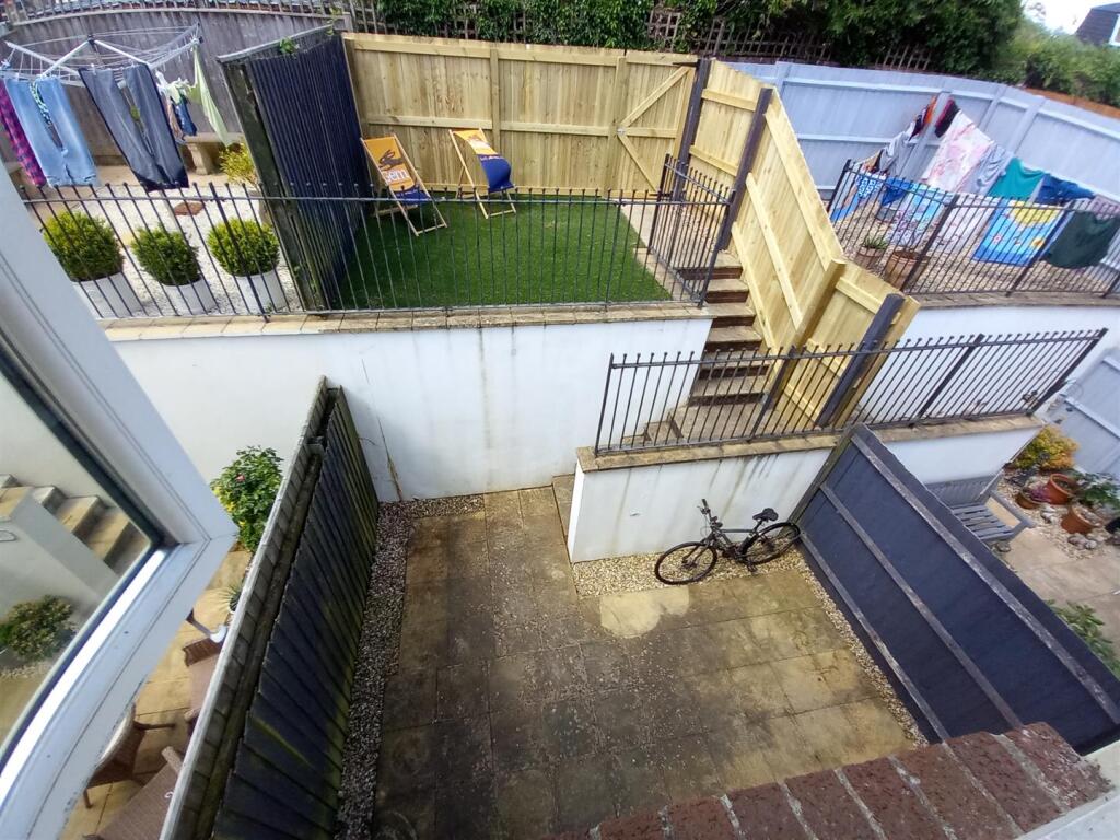 27 Buckland Garden.jpg