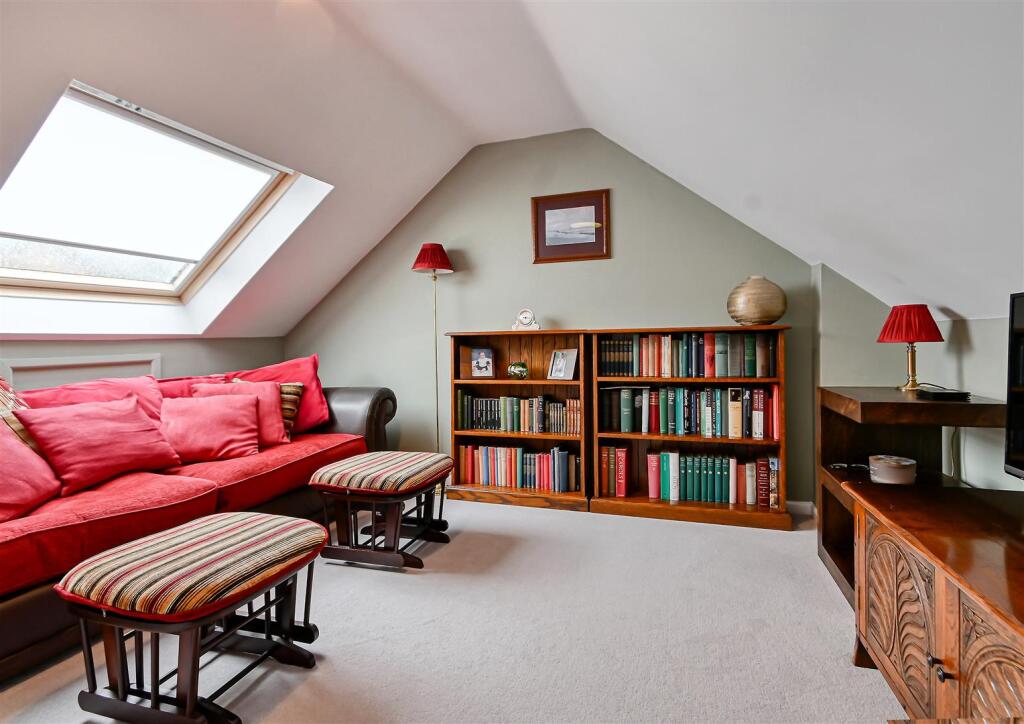 1 Manor House Close-23.jpg