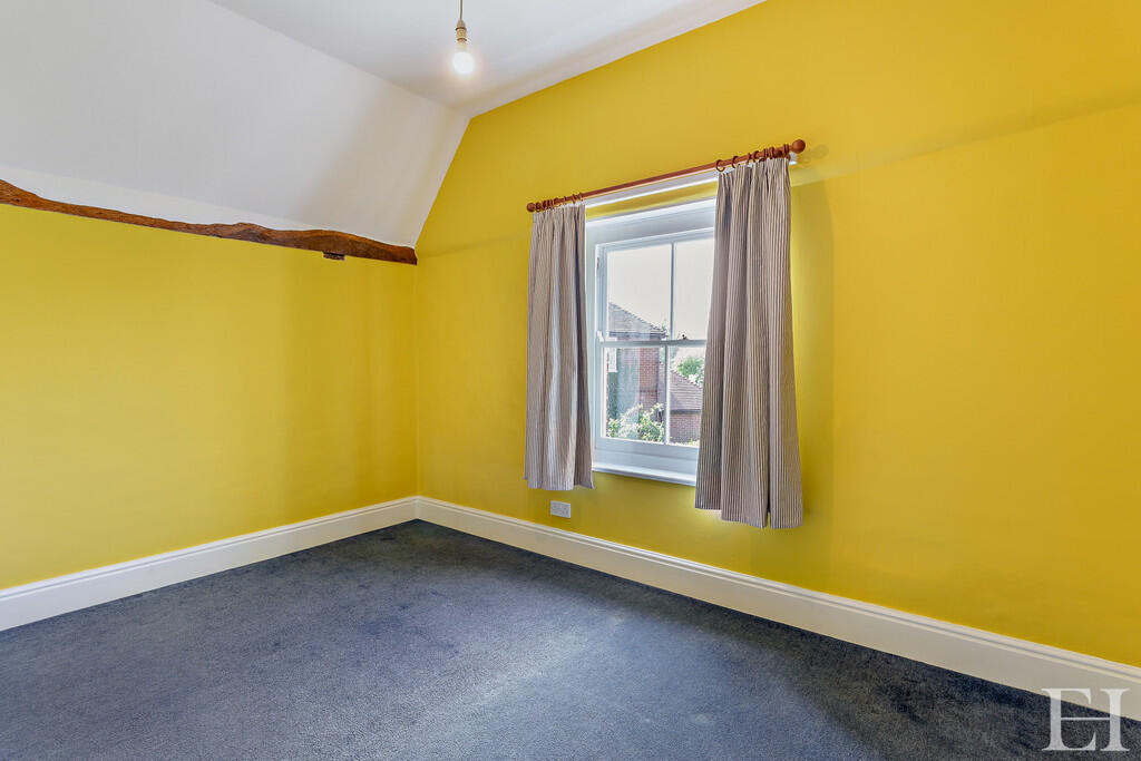 8642632-interiorW...