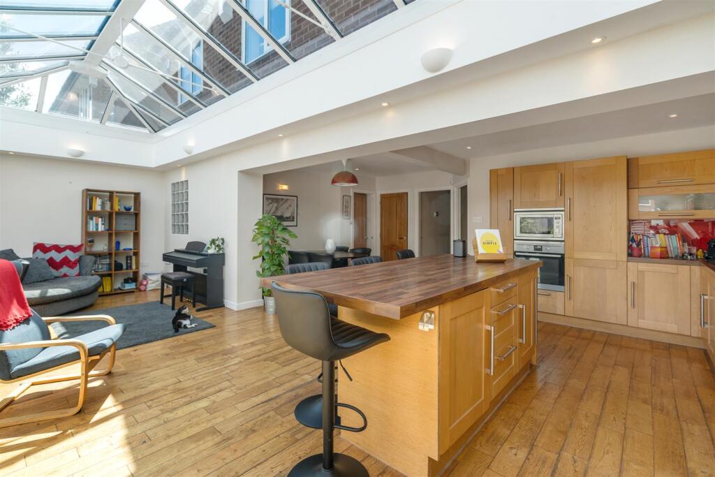 8 Woodstock Crescent_6.jpg