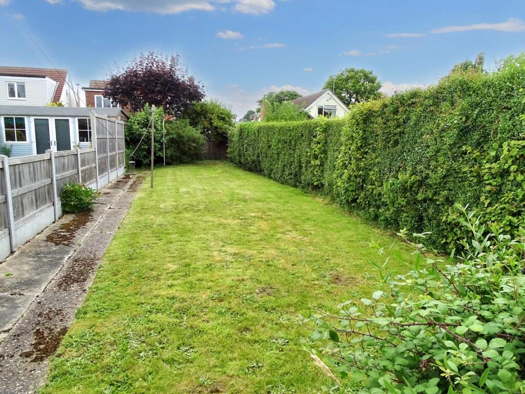 LONG REAR GARDEN