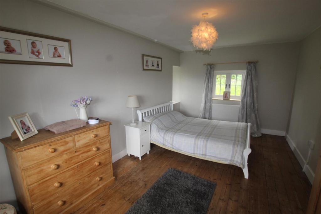 FRONT BEDROOM 1