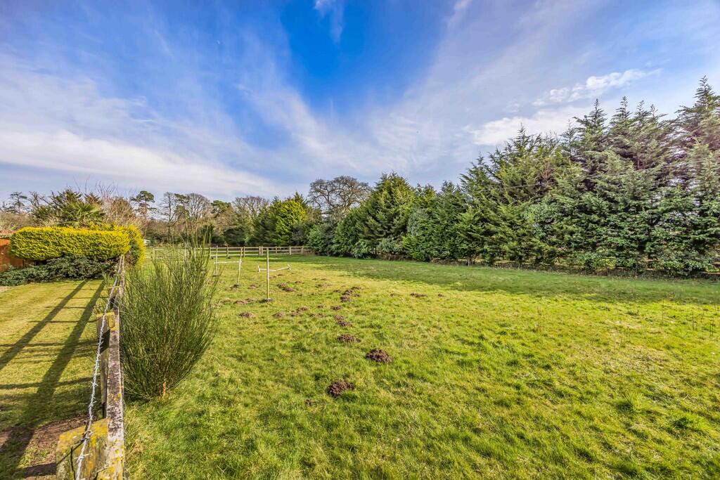 Sunnycroft, North...