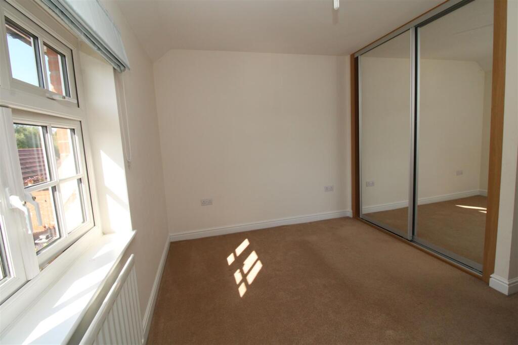 Master Bedroom.JPG