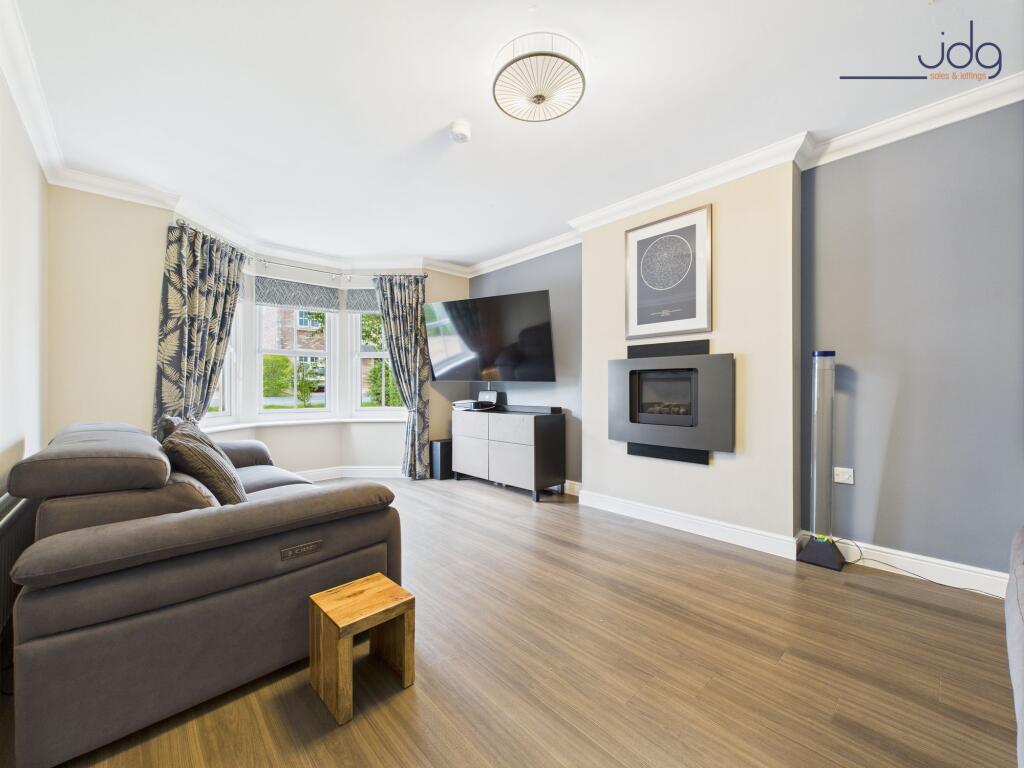 Cosy lounge with Bay Window