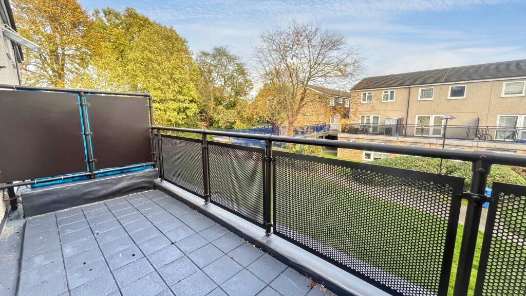 93 Mallard Walk, Sidcup, DA14 6SG