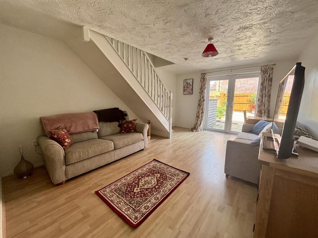 Living room 2.jpg