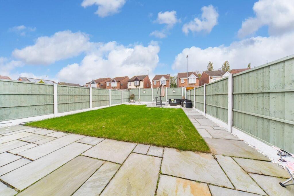 11 Newark Close garden.jpg