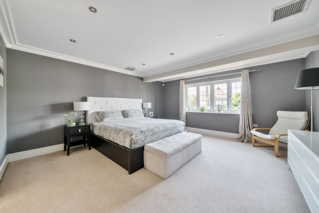 1323724-22-687122...