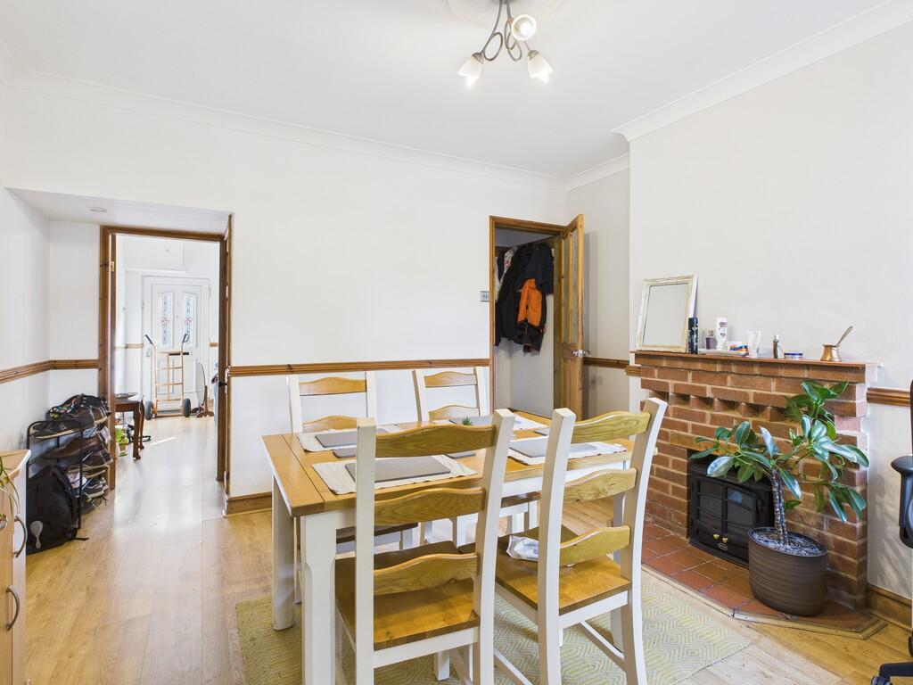 CAM04578G0-PR0028...