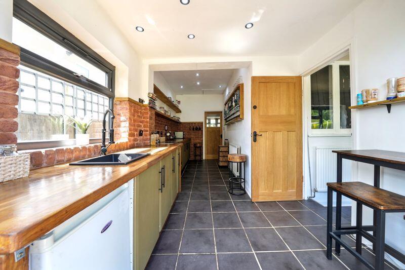 BREAKFAST KITCHEN