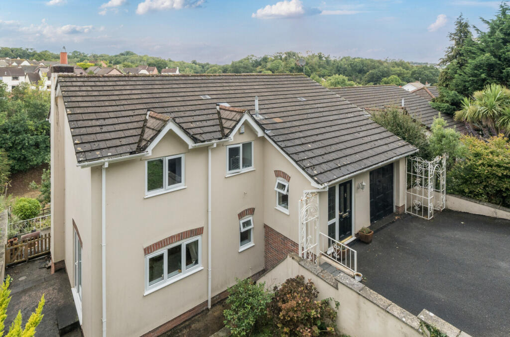 1349375-1-68bade5...