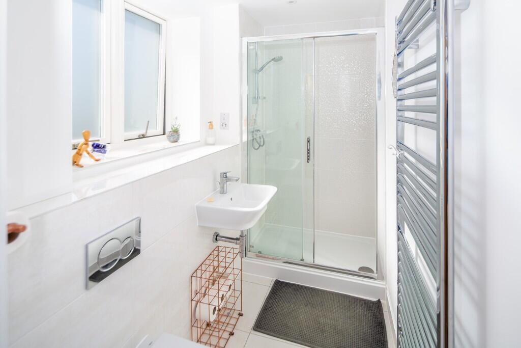 En-Suite to Bed One