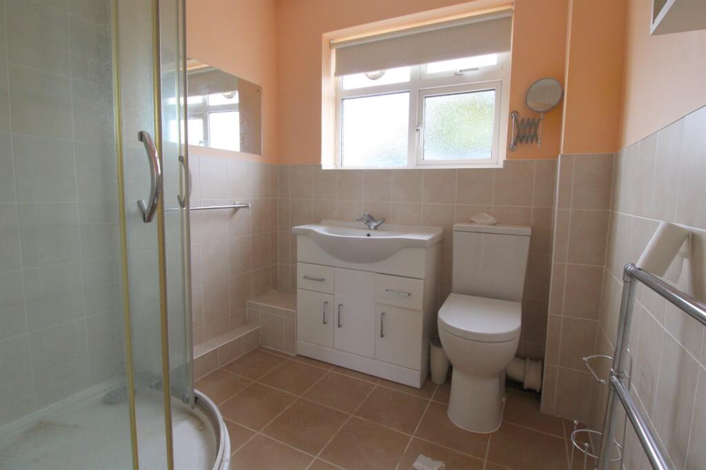Modern+fitted+shower