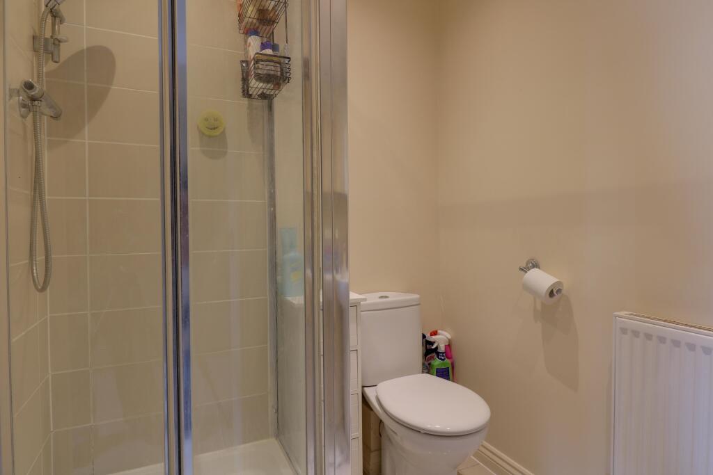 en-suite to master bed