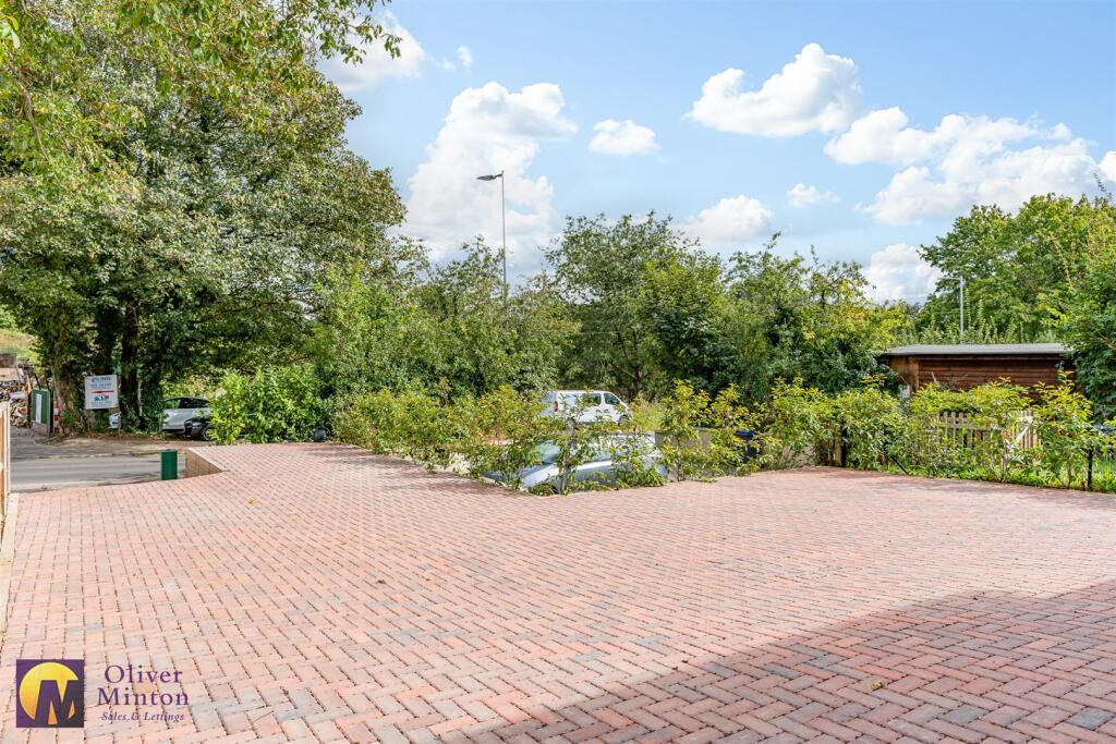 FRONT DRIVEWAY