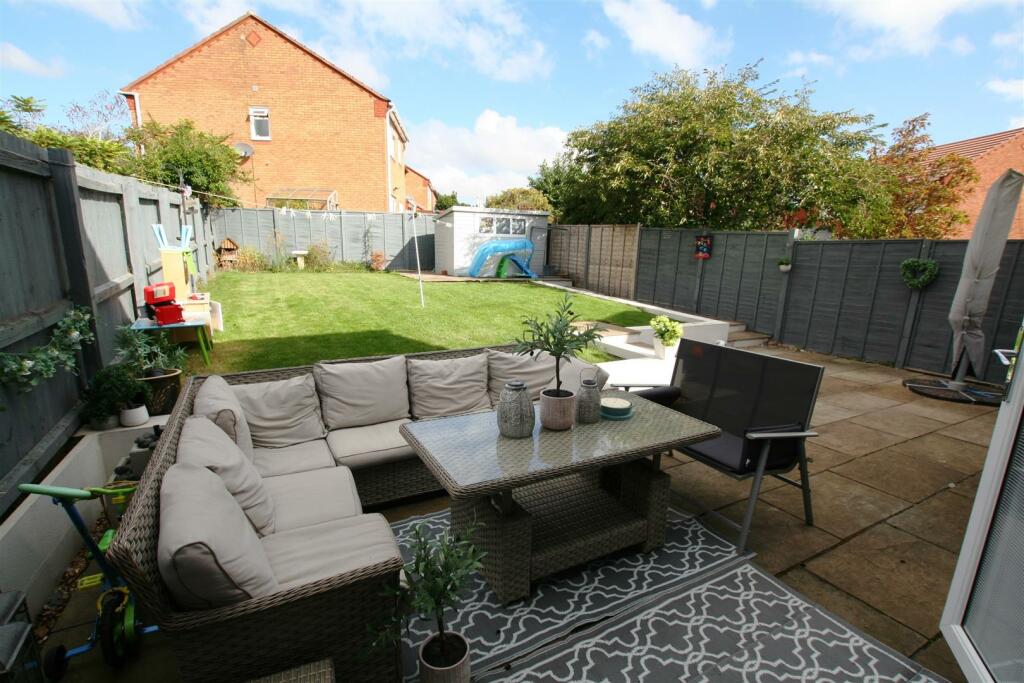 hingleyave,4garden1.JPG