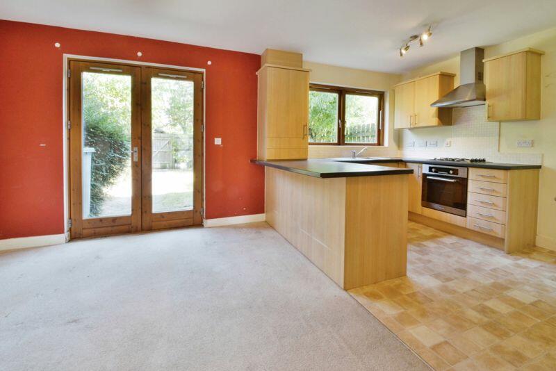 Kitchen, breakfast and dining areas