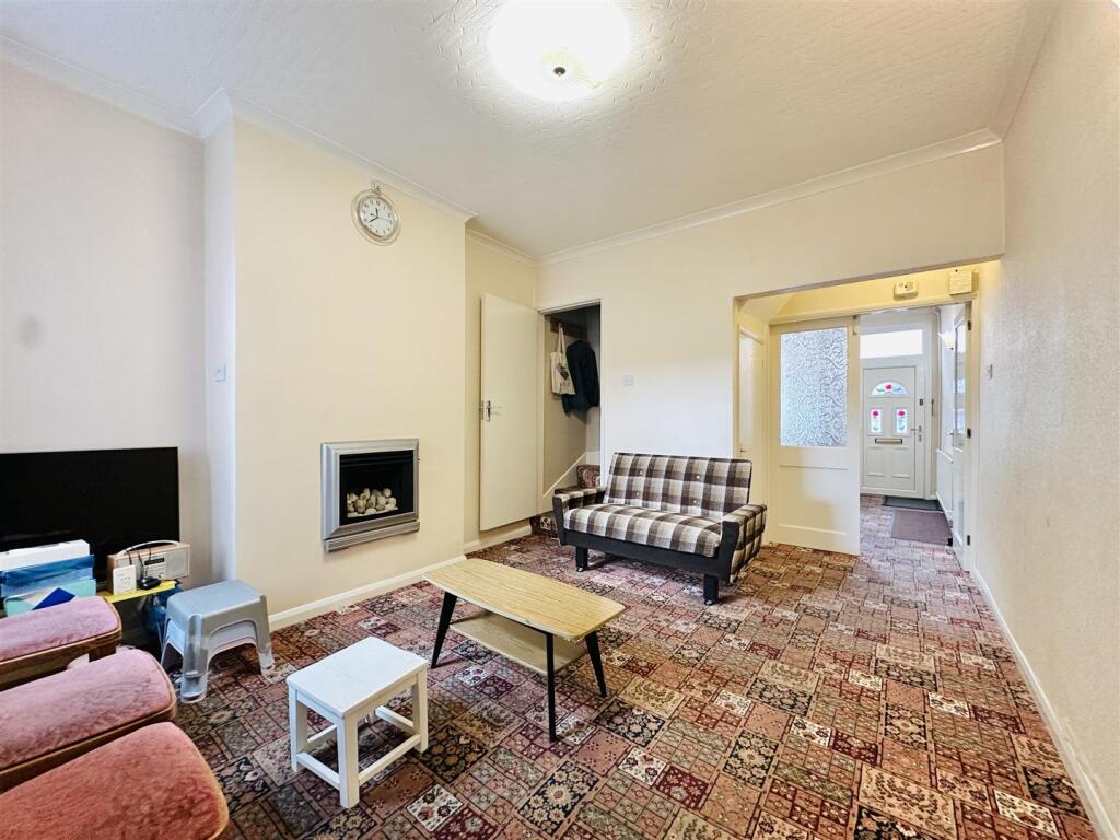 SITTING ROOM