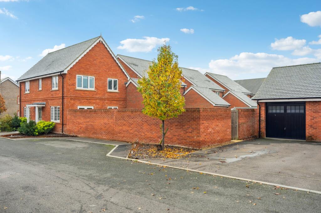 Side View &amp; Driveway