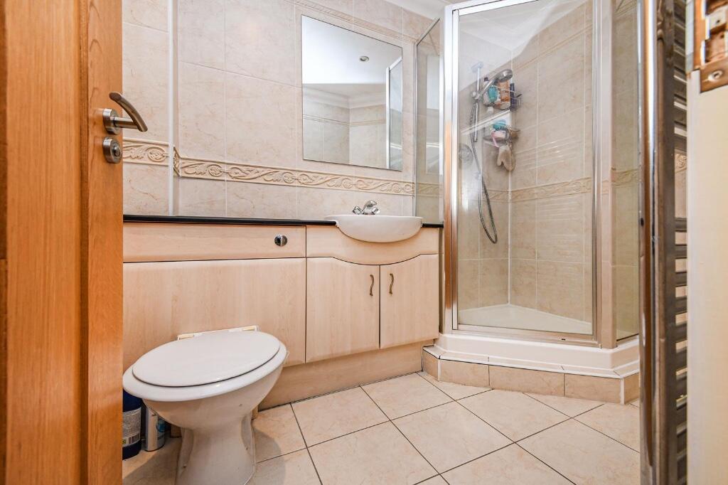 ENSUITE 