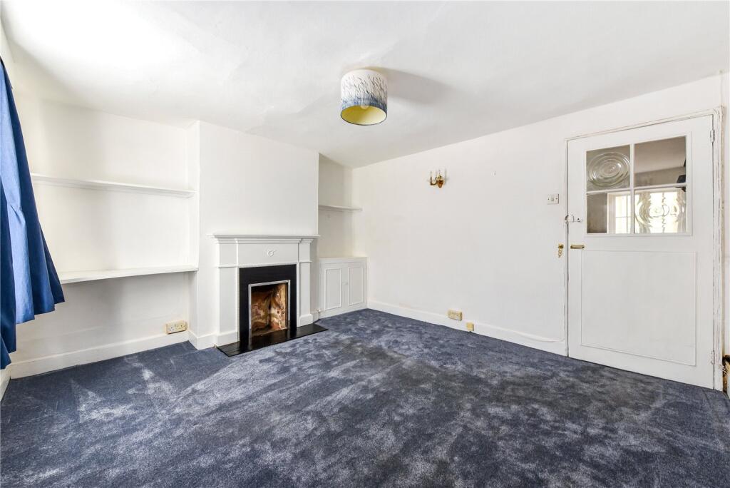 Sitting/Dining Room