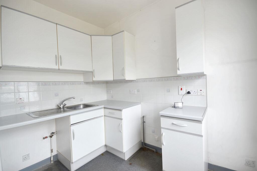 Flat D, 58 Hereford Road, Bayswater, London W2 5AJ