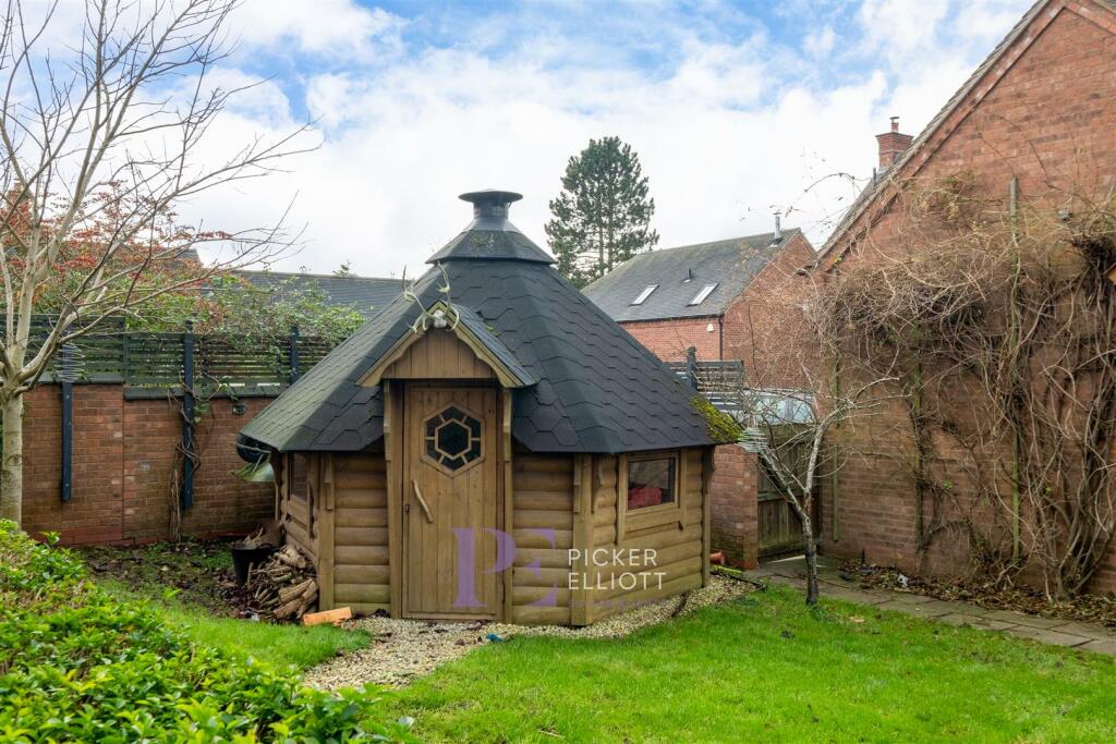 Barbeque hut