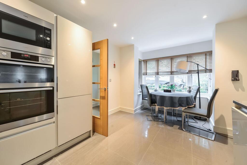 Kitchen &amp; Dining Area